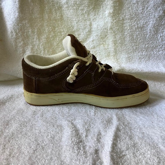 VANS - Picture 4 of 9